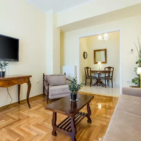 Chic Flat In Kolonaki Next To American Embassy-3
